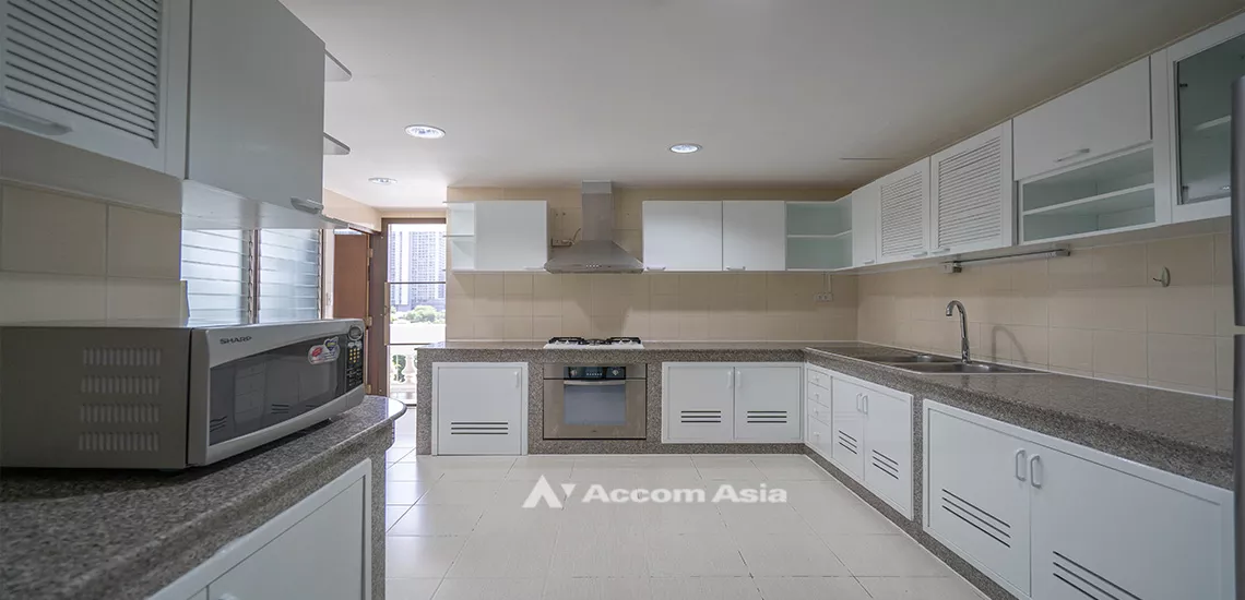 6  3 br Apartment For Rent in Sukhumvit ,Bangkok BTS Thong Lo at Charming apartment AA32059