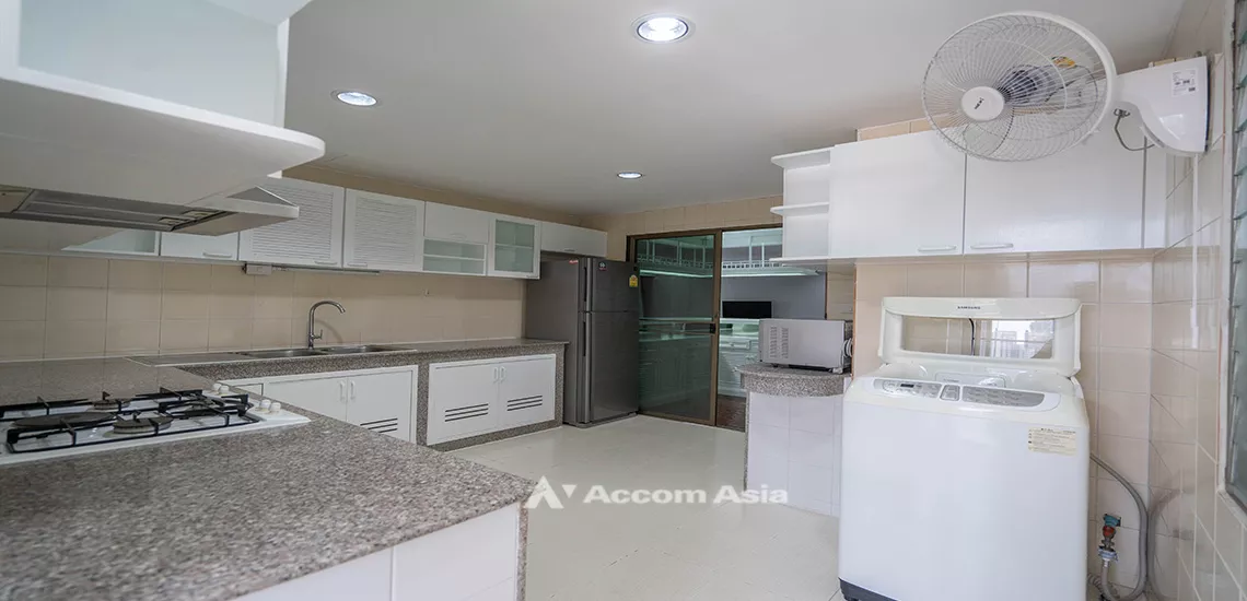 7  3 br Apartment For Rent in Sukhumvit ,Bangkok BTS Thong Lo at Charming apartment AA32059