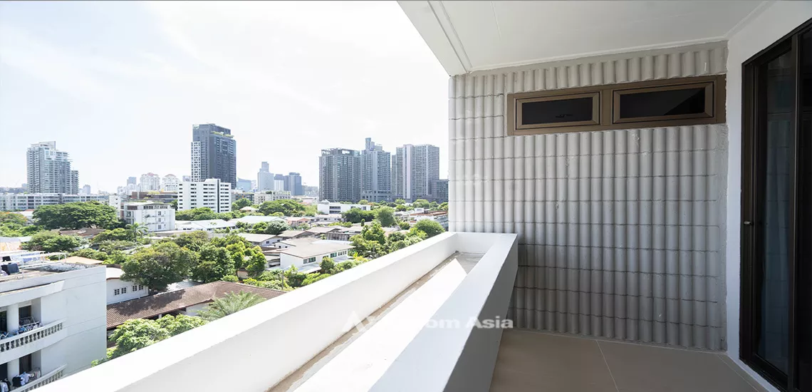 15  3 br Apartment For Rent in Sukhumvit ,Bangkok BTS Thong Lo at Charming apartment AA32059