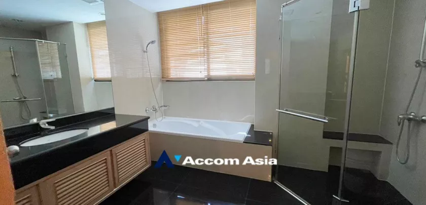 12  3 br Apartment For Rent in Ploenchit ,Bangkok BTS Ratchadamri at Step to Lumpini Park AA32060