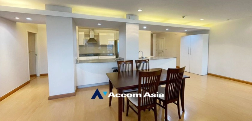 unit 3 Bedrooms  Apartment For Rent in Ploenchit, Bangkok  near BTS Ratchadamri (AA32060)