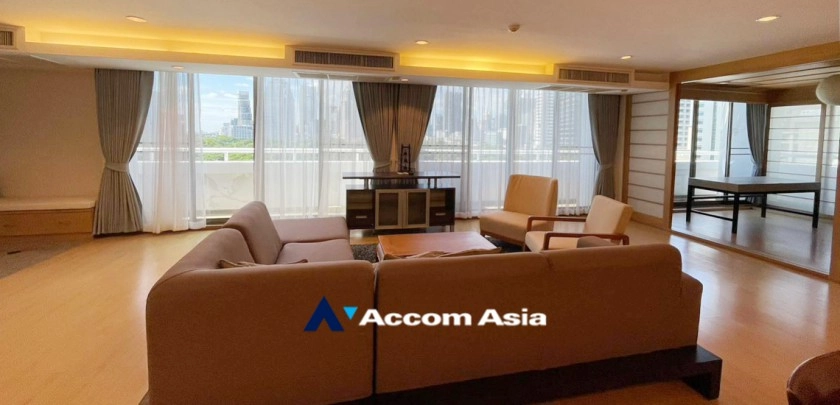 unit 3 Bedrooms  Apartment For Rent in Ploenchit, Bangkok  near BTS Ratchadamri (AA32060)