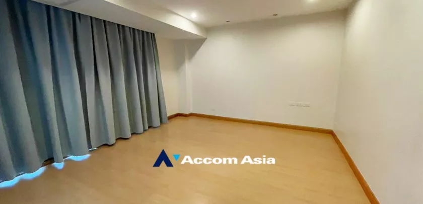 11  3 br Apartment For Rent in Ploenchit ,Bangkok BTS Ratchadamri at Step to Lumpini Park AA32060