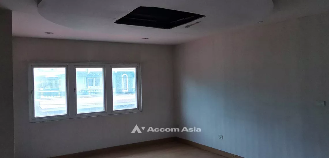 Home Office |  House For Rent in Ratchadapisek, Bangkok  (AA32061)