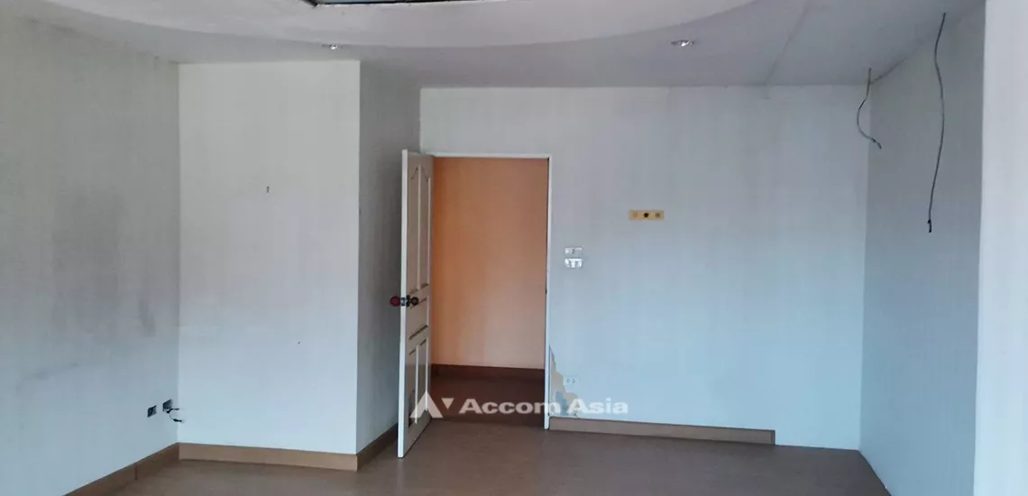 Home Office |  House For Rent in Ratchadapisek, Bangkok  (AA32061)