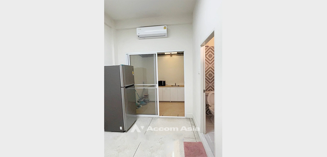  1  4 br Townhouse for rent and sale in Sukhumvit ,Bangkok BTS Ekkamai AA32071