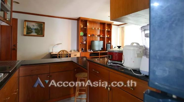 unit 2 Bedrooms  Condominium For Rent in Sukhumvit, Bangkok  near BTS Asok - MRT Sukhumvit (24626)