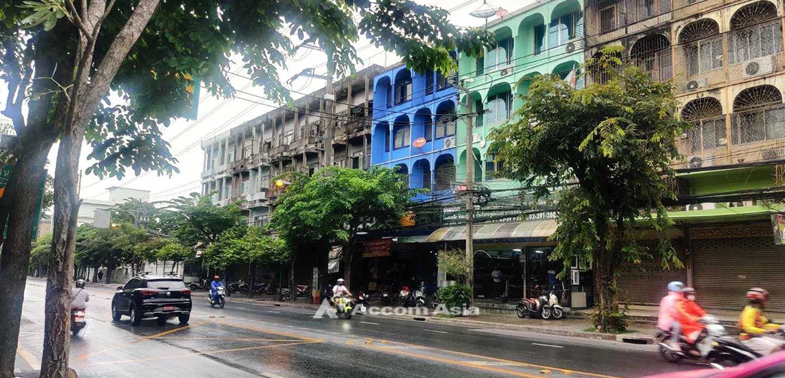 unit Shophouse For Sale in Sukhumvit, Bangkok  near BTS Phra khanong (AA32079)