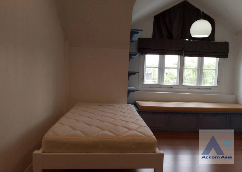 12  3 br Townhouse for rent and sale in Bang Na ,Bangkok BTS Bearing at Fantasia Villa 2 AA32082