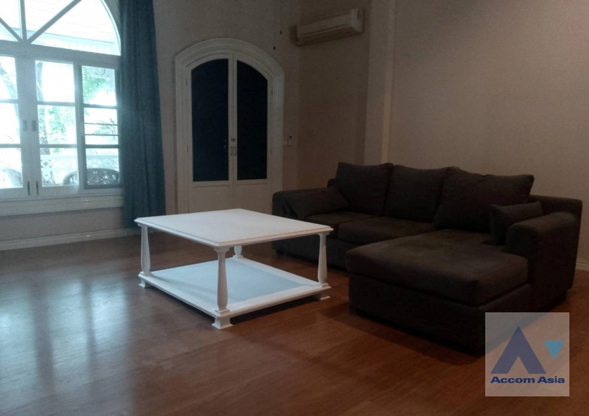 8  3 br Townhouse for rent and sale in Bang Na ,Bangkok BTS Bearing at Fantasia Villa 2 AA32082