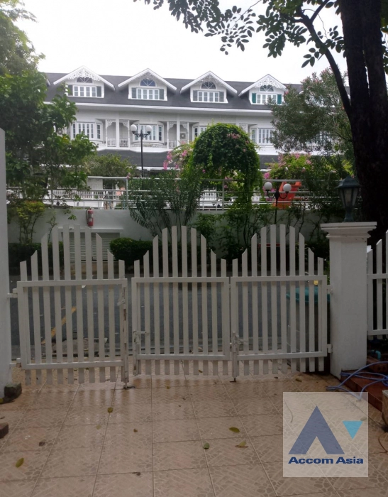 24  3 br Townhouse for rent and sale in Bang Na ,Bangkok BTS Bearing at Fantasia Villa 2 AA32082