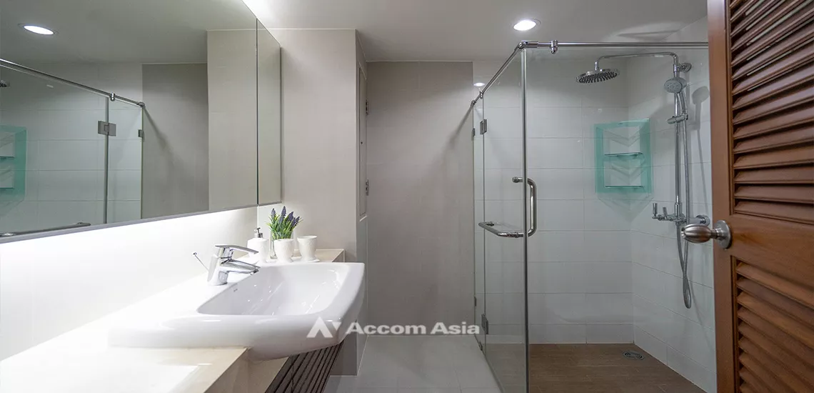 12  3 br Apartment For Rent in Sukhumvit ,Bangkok BTS Asok - MRT Sukhumvit at Warm Family Atmosphere AA32112