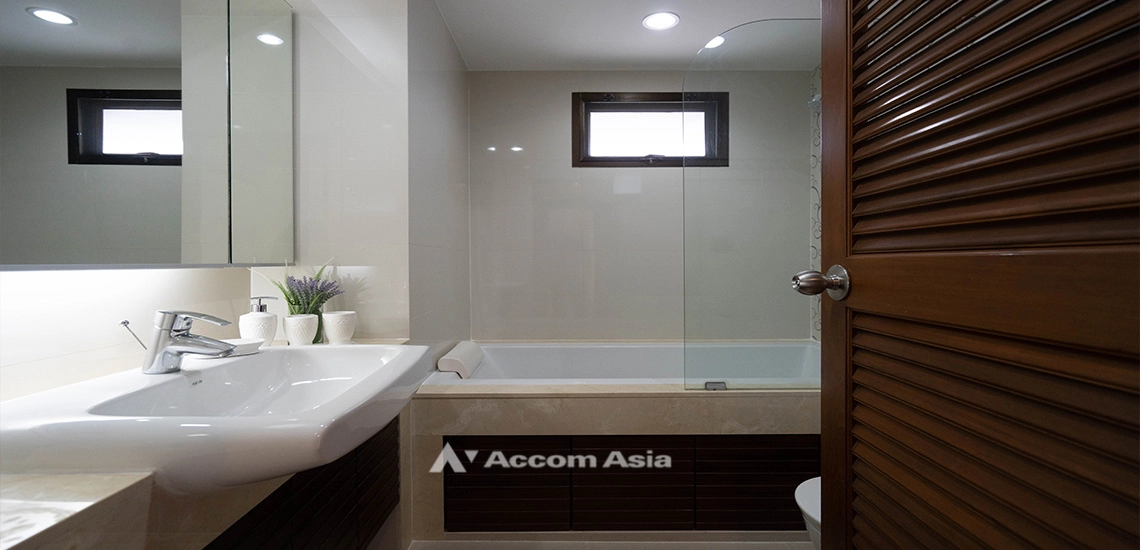 13  3 br Apartment For Rent in Sukhumvit ,Bangkok BTS Asok - MRT Sukhumvit at Warm Family Atmosphere AA32112