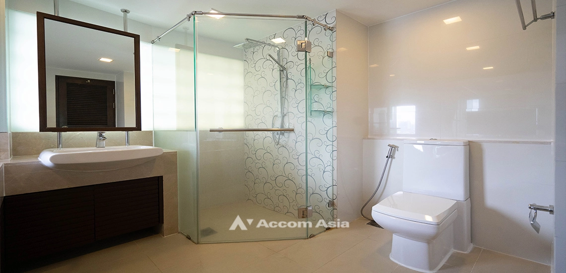 12  3 br Apartment For Rent in Sukhumvit ,Bangkok BTS Asok - MRT Sukhumvit at Warm Family Atmosphere AA32113