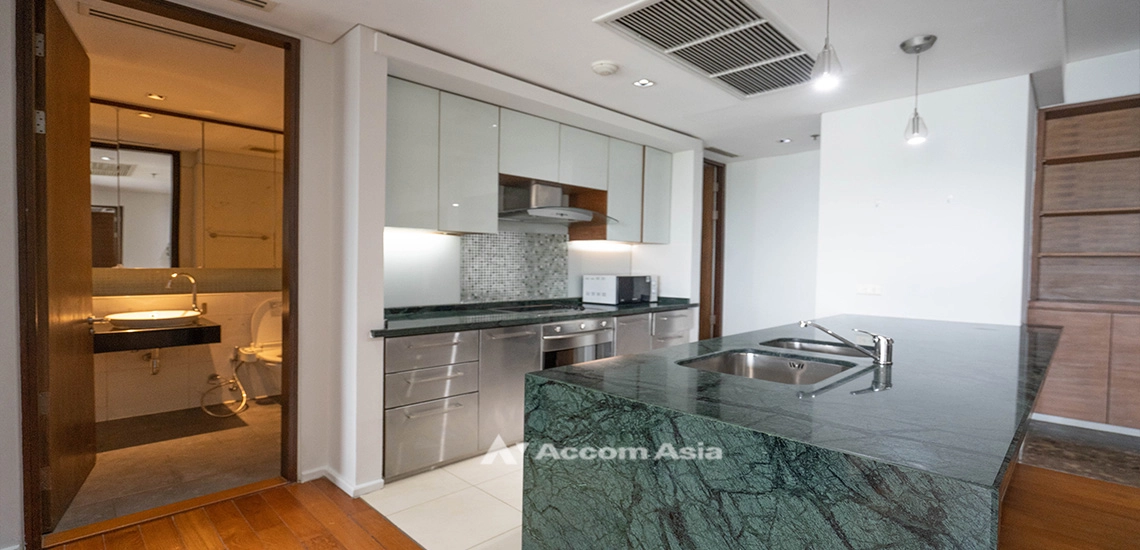  2 Bedrooms  Condominium For Rent in Sukhumvit, Bangkok  near BTS Asok - MRT Sukhumvit (AA32118)