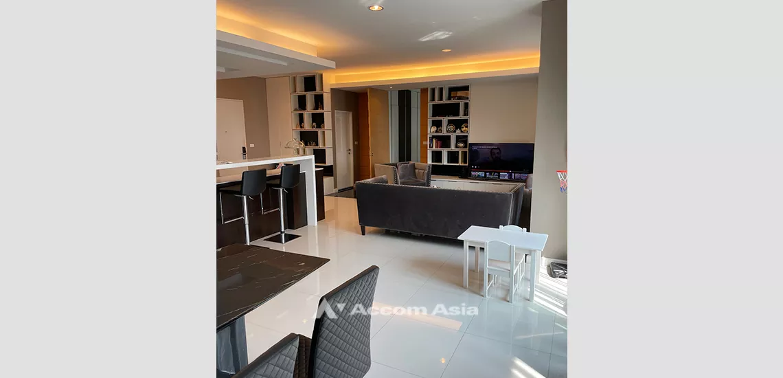 Corner Unit |  2 Bedrooms  Condominium For Rent & Sale in Pattanakarn, Bangkok  (AA32128)