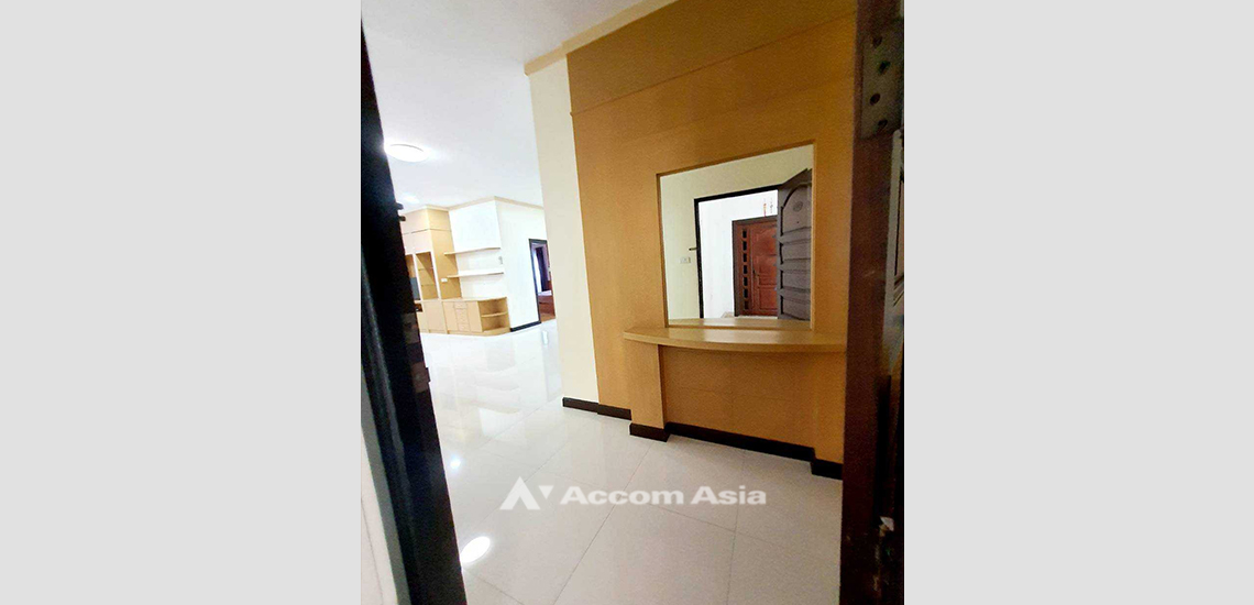 unit 2 Bedrooms  Condominium For Sale in Sukhumvit, Bangkok  near BTS Phrom Phong (AA32139)