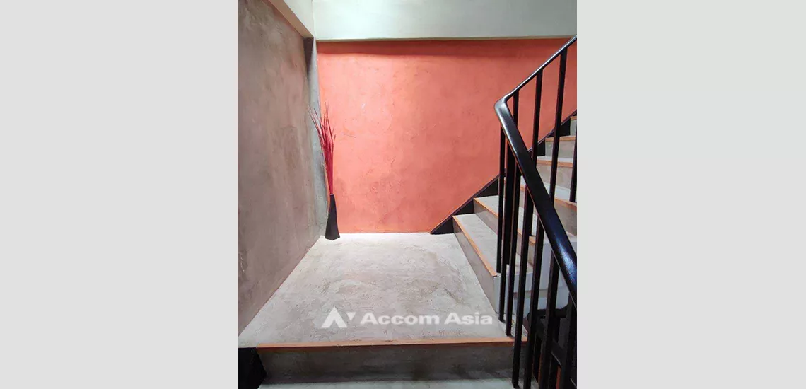 8  2 br Townhouse For Rent in Sukhumvit ,Bangkok BTS Thong Lo AA32152