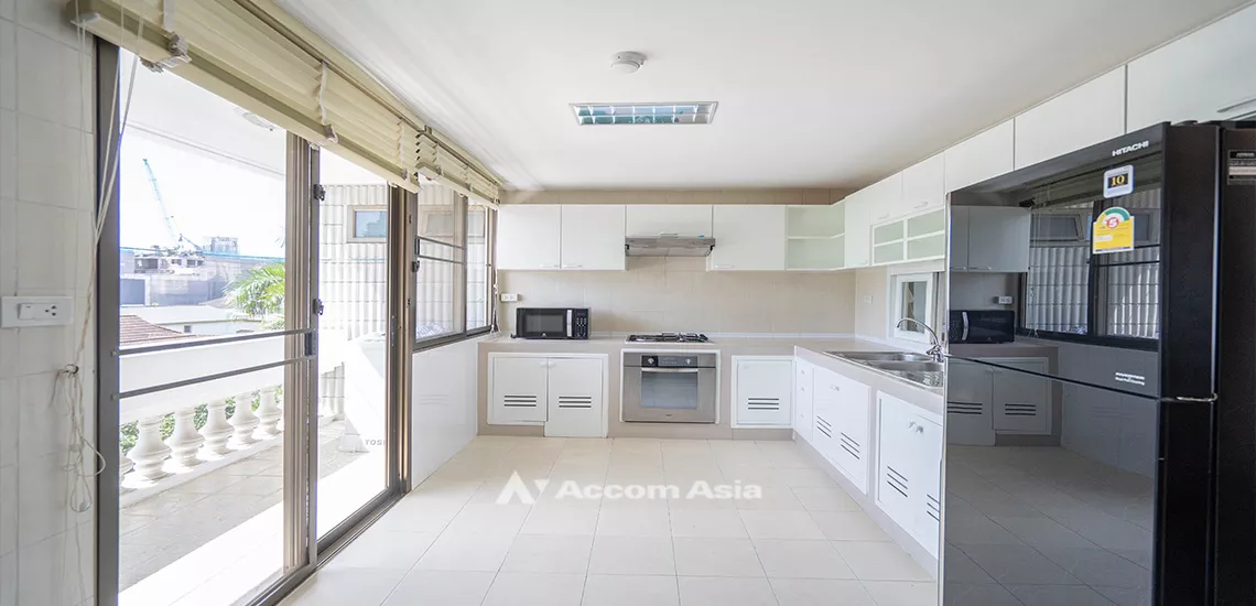 unit 2 Bedrooms  Apartment For Rent in Sukhumvit, Bangkok  near BTS Thong Lo (AA32154)
