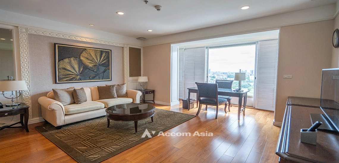 unit 2 Bedrooms  Apartment For Rent in Ploenchit, Bangkok  near BTS Ratchadamri (AA32159)