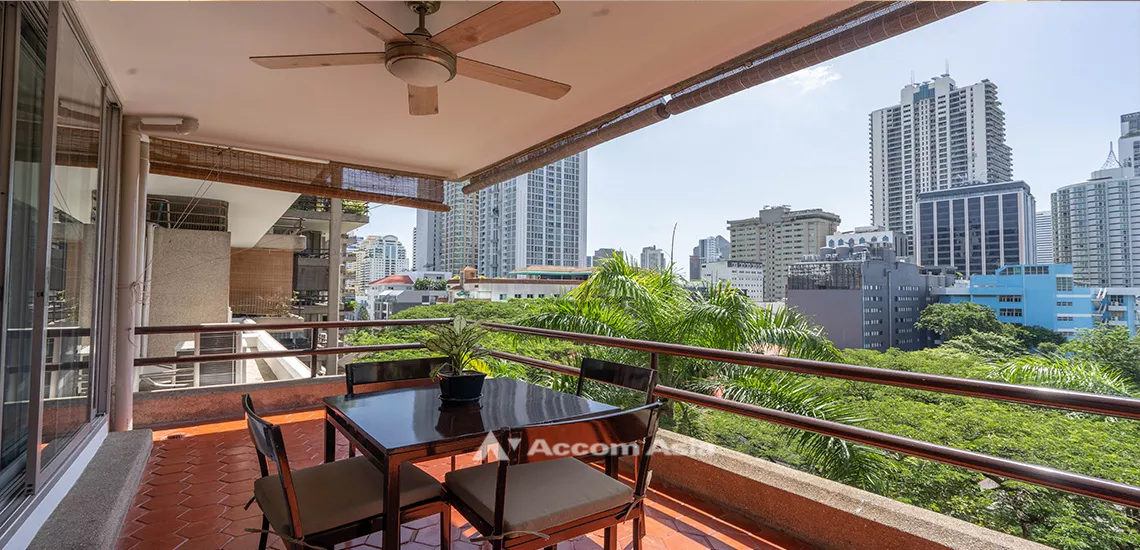  2 Bedrooms  Apartment For Rent in Sukhumvit, Bangkok  near BTS Nana (AA32161)