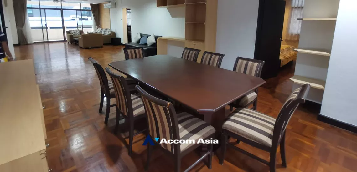 4  3 br Apartment For Rent in Sukhumvit ,Bangkok BTS Nana at Low rise and Peaceful AA32164