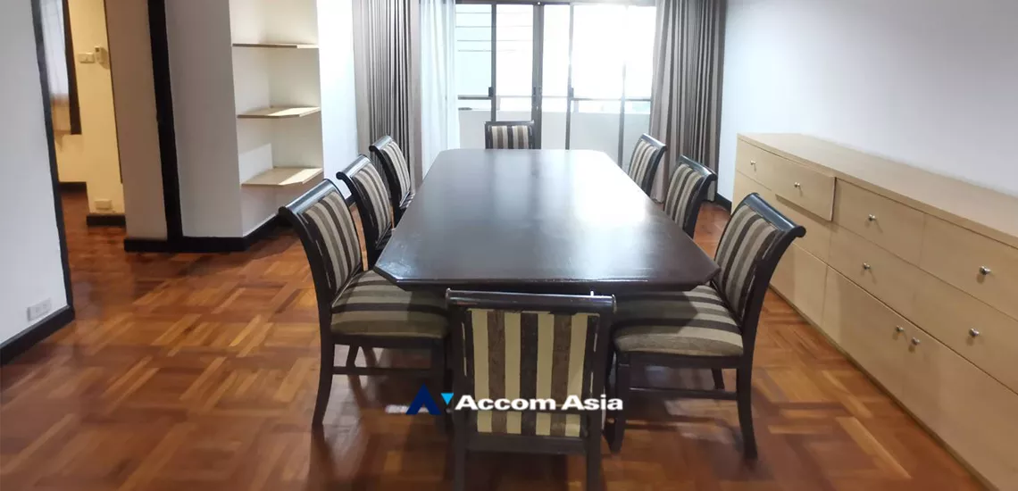 6  3 br Apartment For Rent in Sukhumvit ,Bangkok BTS Nana at Low rise and Peaceful AA32164
