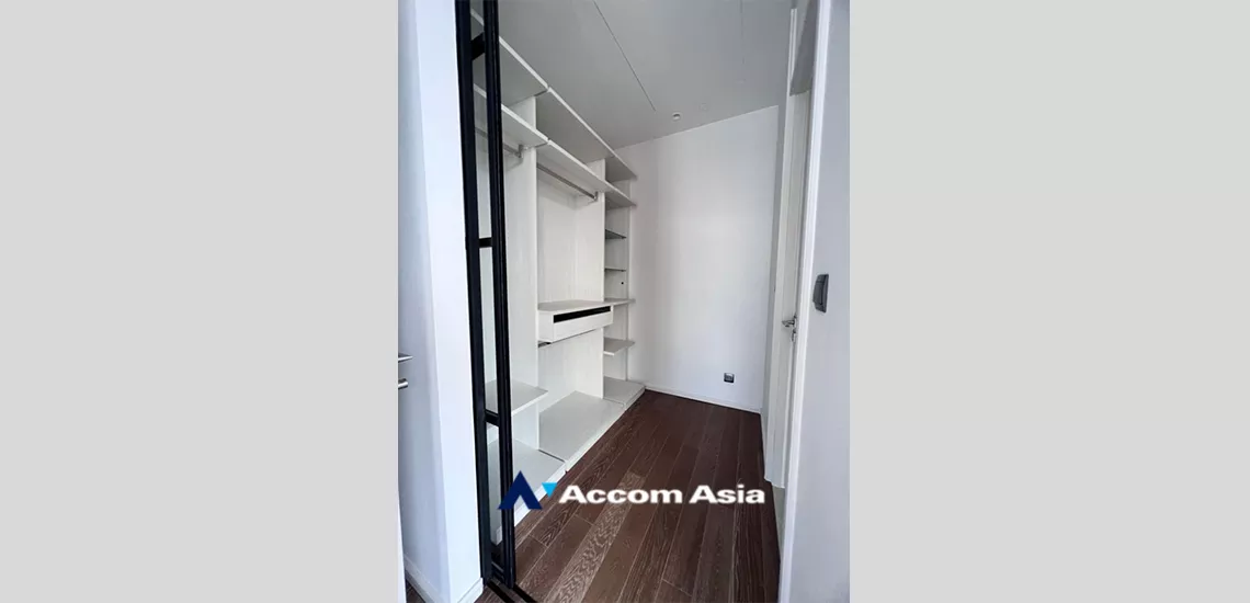Pet friendly |  2 Bedrooms  Condominium For Rent in Ploenchit, Bangkok  near BTS Ploenchit (AA32169)