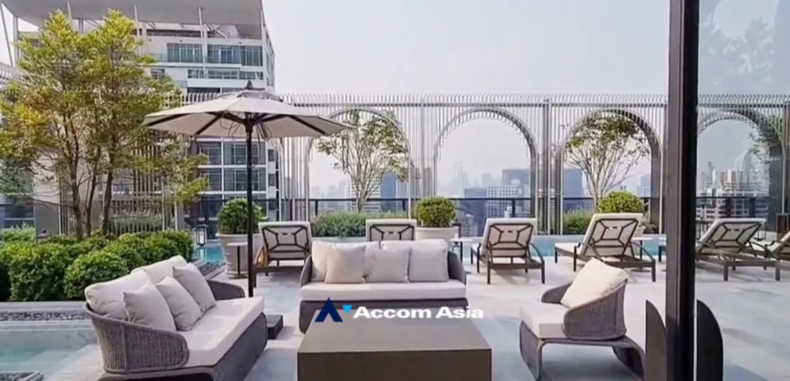 unit 1 Bedroom  Condominium For Rent & Sale in Sathorn, Bangkok  near BTS Chong Nonsi (AA32172)