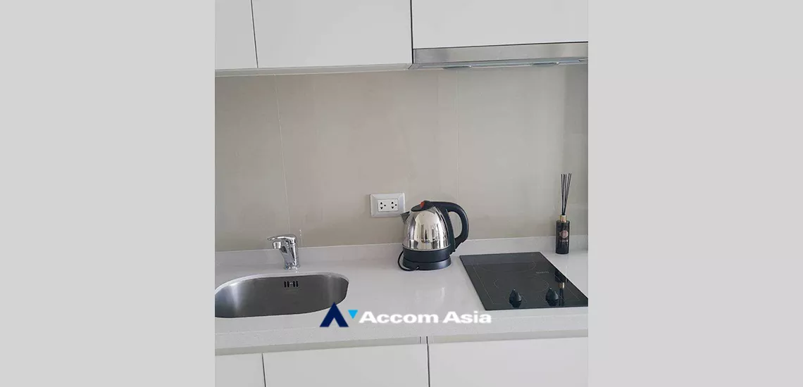 unit 1 Bedroom  Condominium For Rent & Sale in Sukhumvit, Bangkok  near BTS Ekkamai (AA32173)