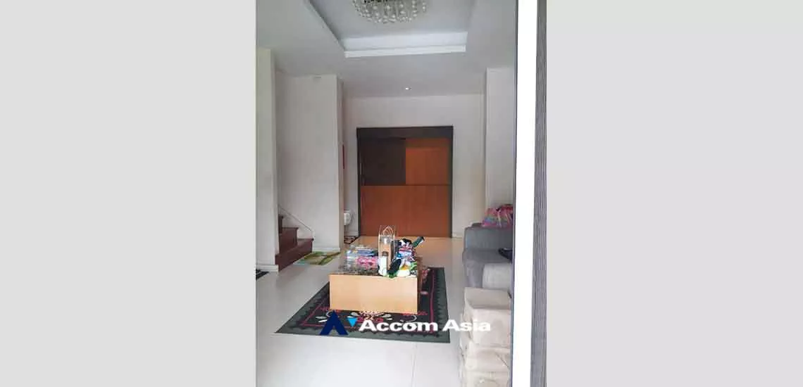  1  3 br House For Rent in Ratchadaphisek ,Bangkok ARL Ramkhamhaeng AA32193
