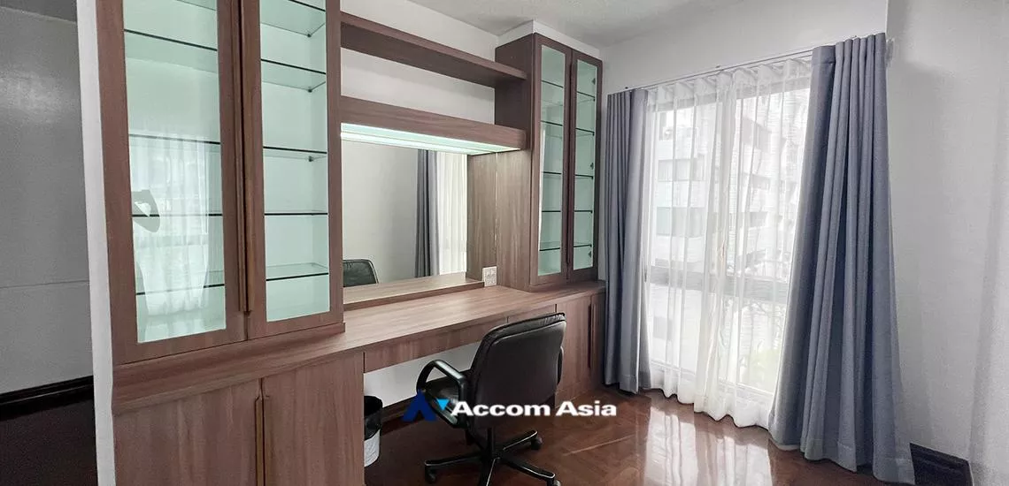 23  3 br Apartment For Rent in Ploenchit ,Bangkok BTS Chitlom at Heart of Langsuan - Privacy AA32211