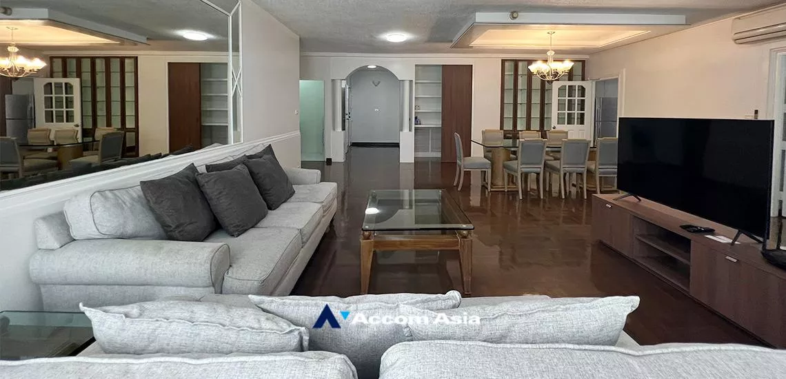 unitPet friendly |  3 Bedrooms  Apartment For Rent in Ploenchit, Bangkok  near BTS Chitlom (AA32211)