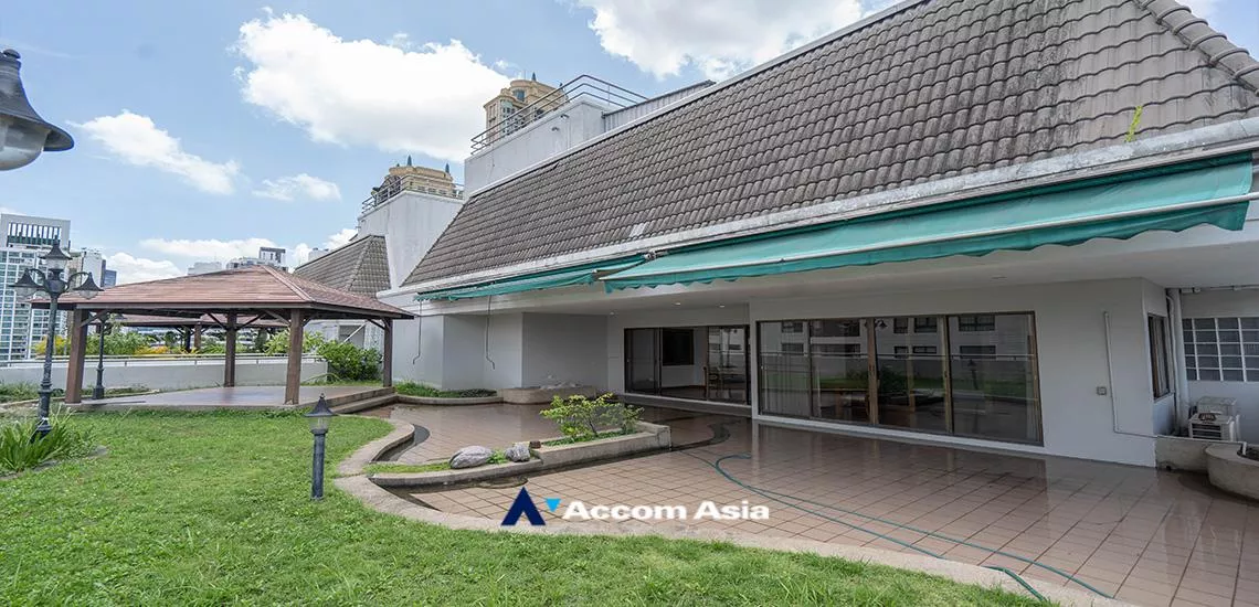 Garden, Big Balcony, Duplex Condo, Pet friendly |  4 Bedrooms  Apartment For Rent in Sukhumvit, Bangkok  near BTS Phrom Phong (AA32215)