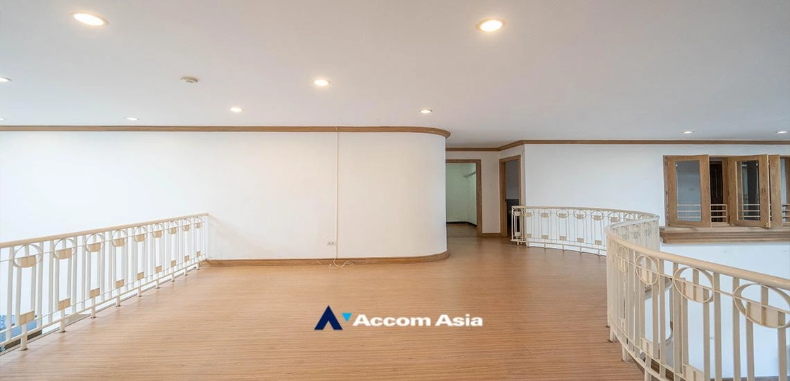 8  4 br Apartment for rent and sale in Sukhumvit ,Bangkok BTS Phrom Phong at 10 Mins from BTS with Shuttle Bus Service AA32215