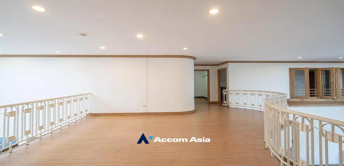 8  4 br Apartment For Rent in Sukhumvit ,Bangkok BTS Phrom Phong at Exclusive private atmosphere AA32215