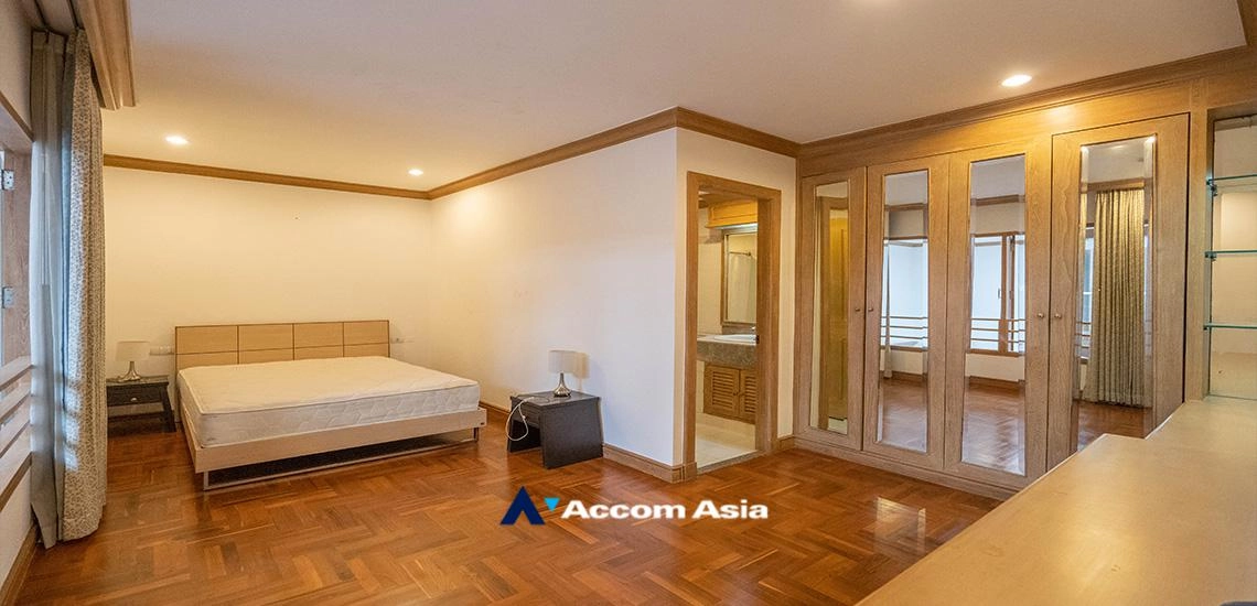 12  4 br Apartment for rent and sale in Sukhumvit ,Bangkok BTS Phrom Phong at 10 Mins from BTS with Shuttle Bus Service AA32215