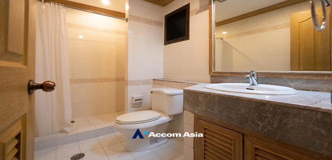 19  4 br Apartment for rent and sale in Sukhumvit ,Bangkok BTS Phrom Phong at 10 Mins from BTS with Shuttle Bus Service AA32215