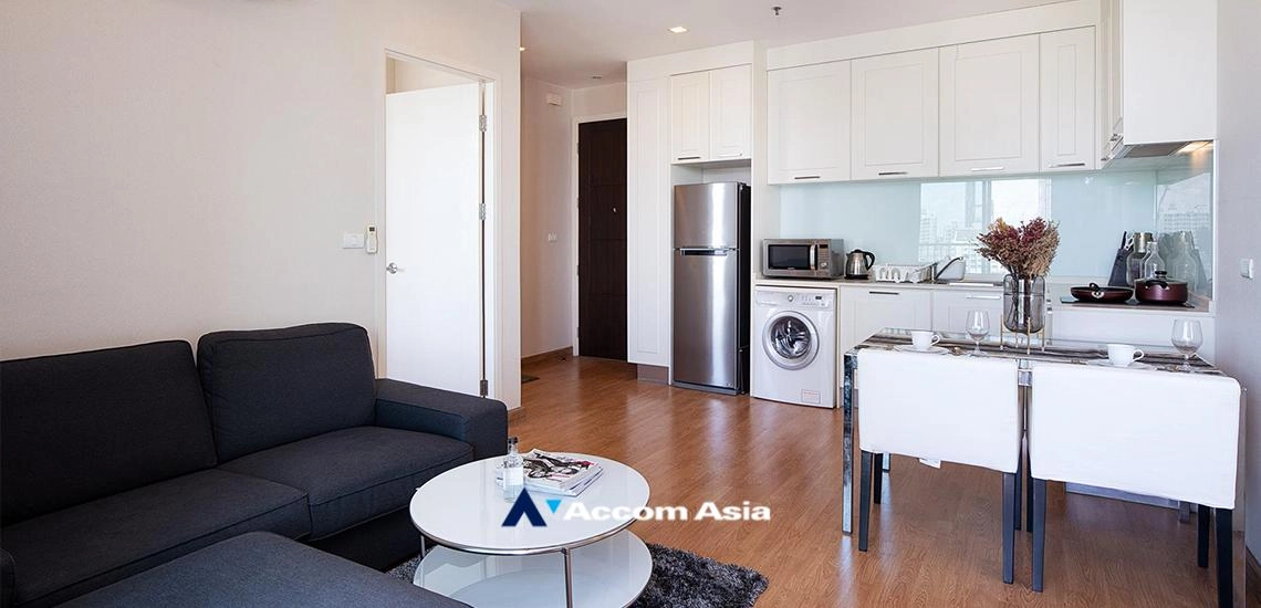 unitCorner Unit |  2 Bedrooms  Condominium For Rent in Sukhumvit, Bangkok  near BTS On Nut (AA32233)