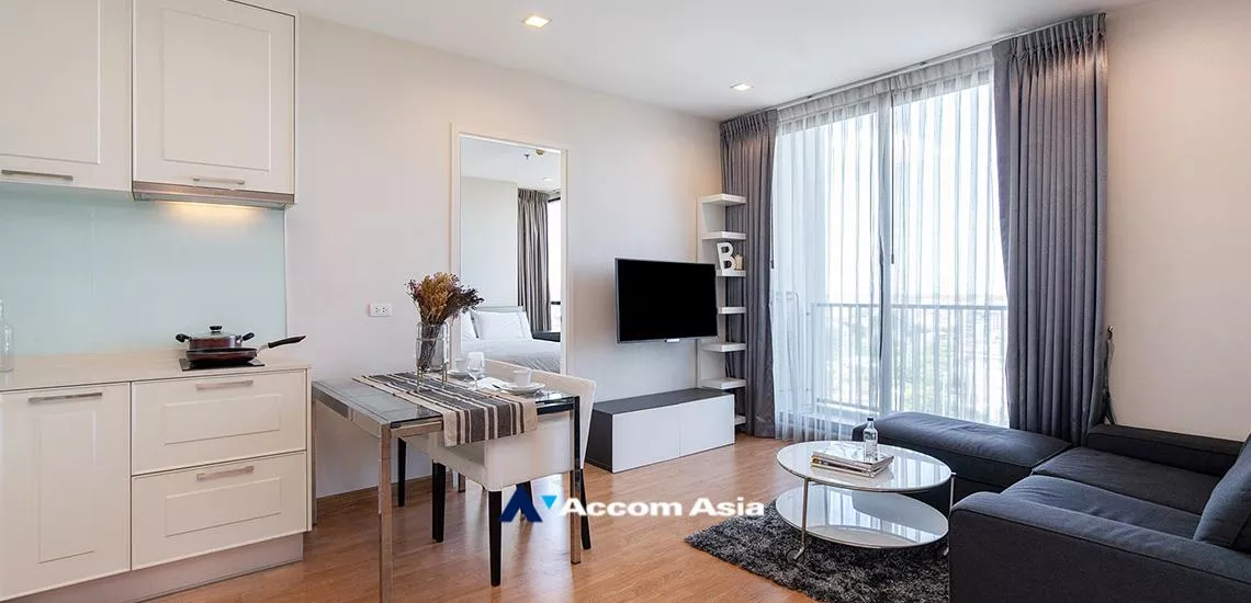 Corner Unit |  2 Bedrooms  Condominium For Rent in Sukhumvit, Bangkok  near BTS On Nut (AA32233)