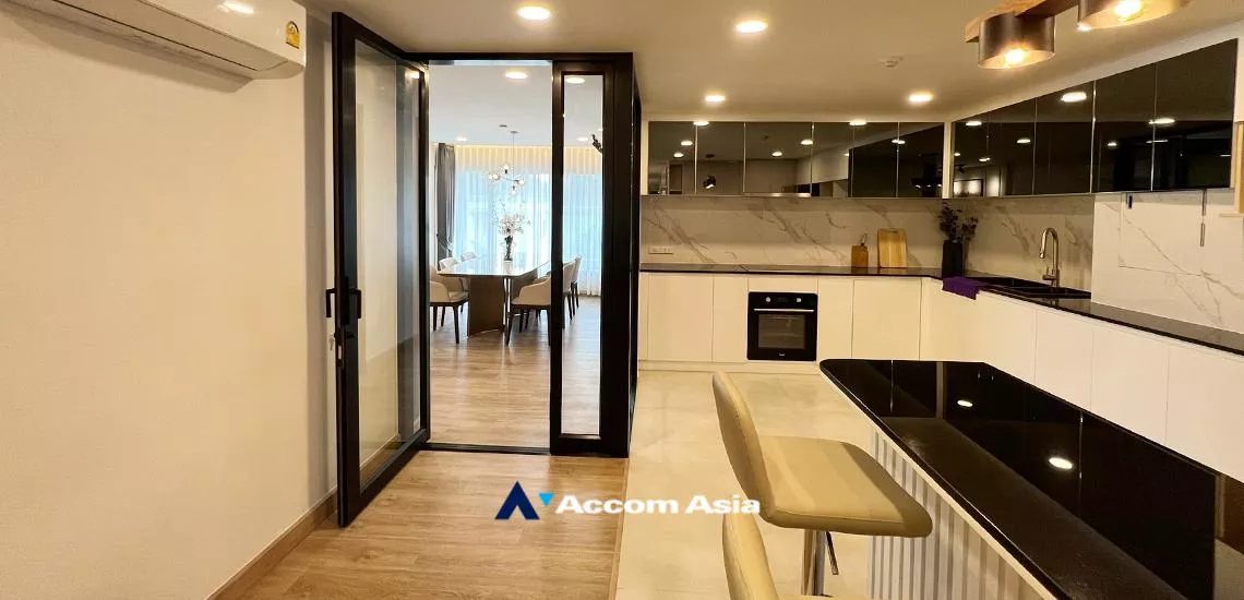 17  3 br Condominium For Rent in Ploenchit ,Bangkok BTS Ploenchit at Navin Court AA32243