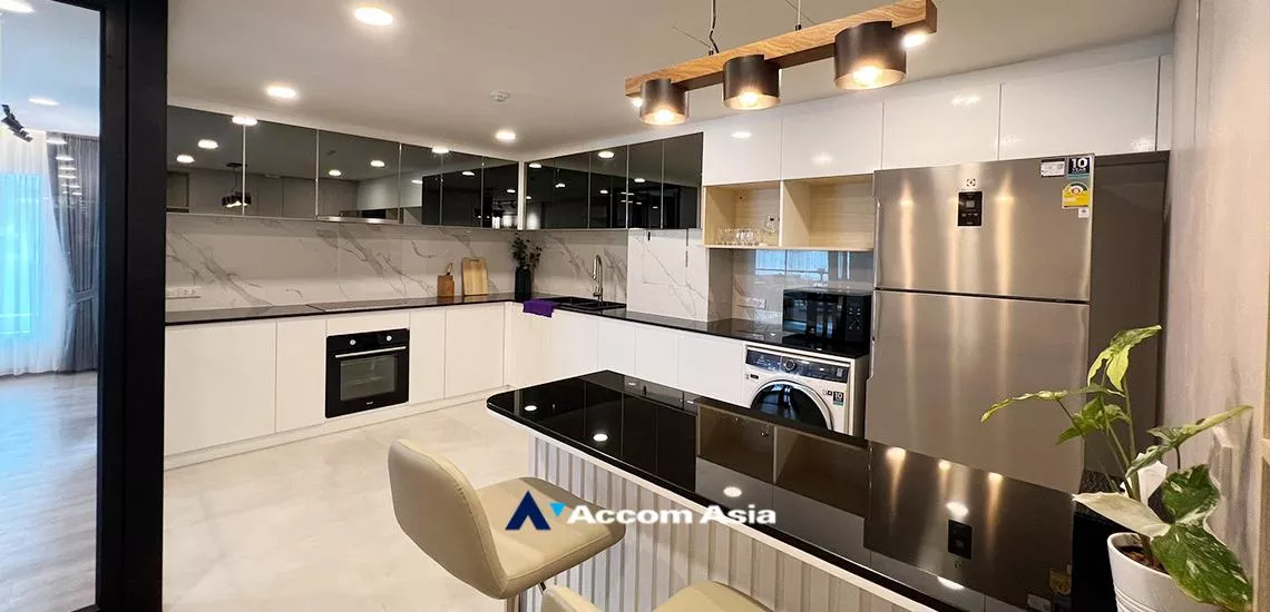 16  3 br Condominium For Rent in Ploenchit ,Bangkok BTS Ploenchit at Navin Court AA32243