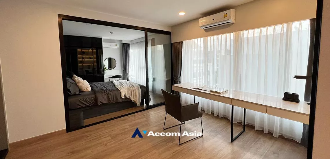 34  3 br Condominium For Rent in Ploenchit ,Bangkok BTS Ploenchit at Navin Court AA32243