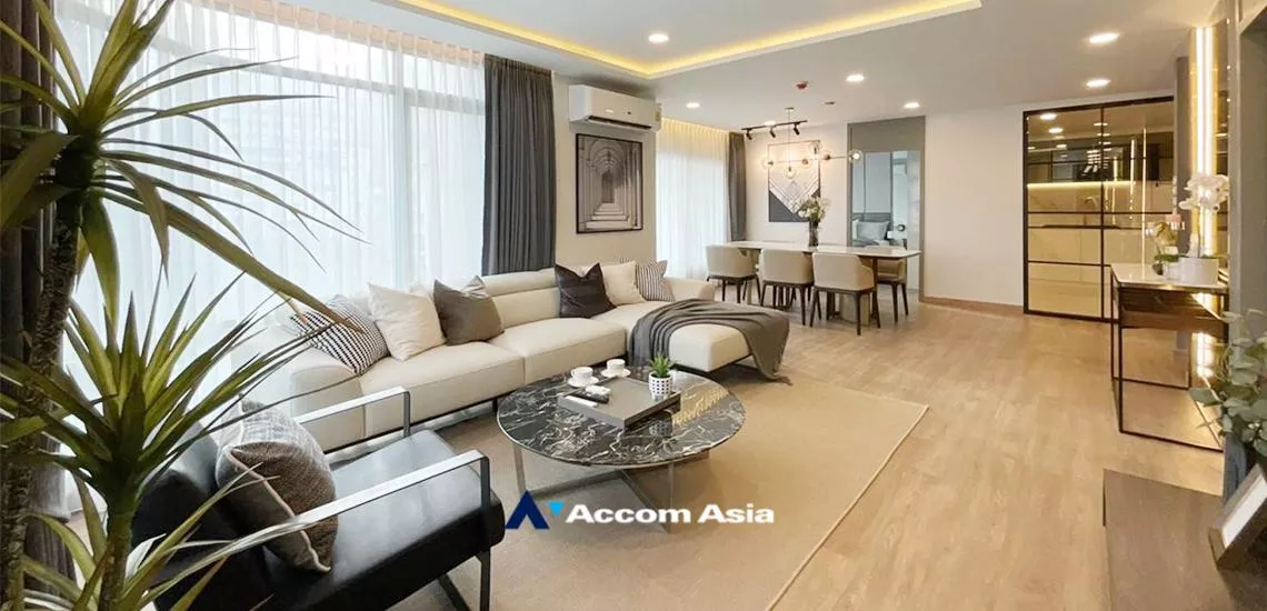  3 Bedrooms  Condominium For Rent in Ploenchit, Bangkok  near BTS Ploenchit (AA32243)