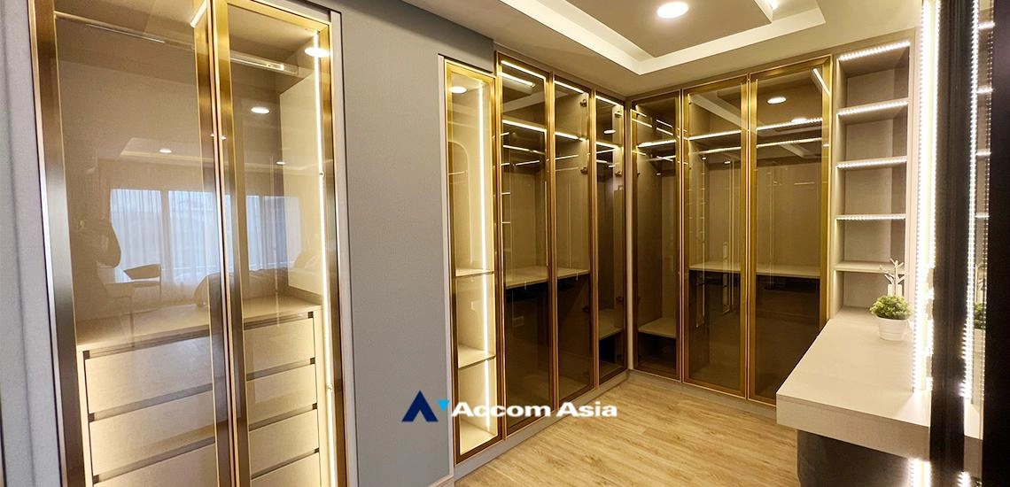 28  3 br Condominium for rent and sale in Ploenchit ,Bangkok BTS Ploenchit at Navin Court AA32243