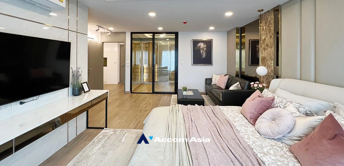 24  3 br Condominium for rent and sale in Ploenchit ,Bangkok BTS Ploenchit at Navin Court AA32243