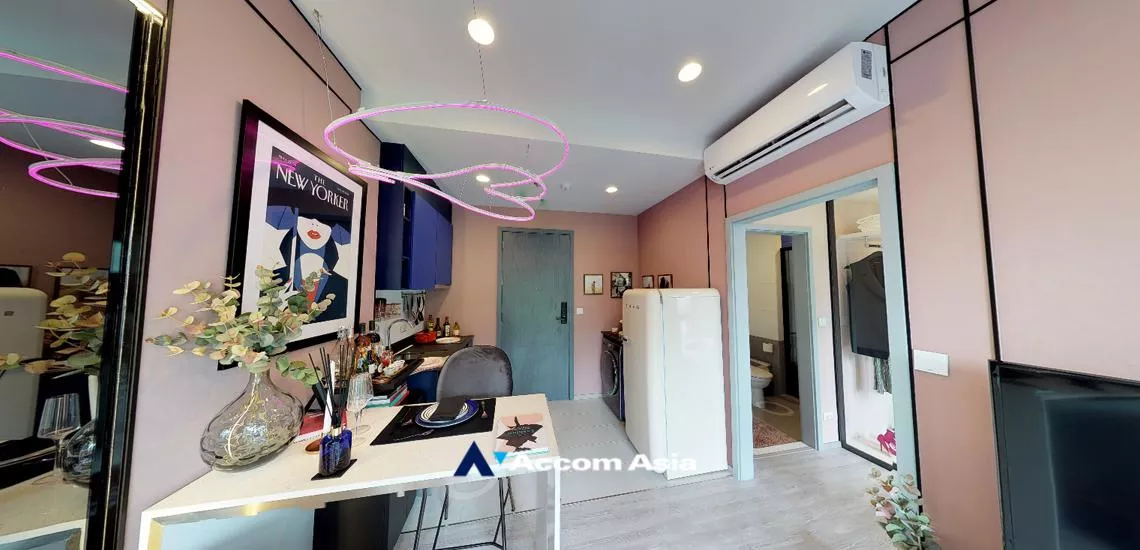  1 Bedroom  Condominium For Sale in Sukhumvit, Bangkok  near BTS Ekkamai (AA32258)
