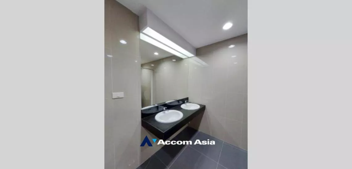 unit Studio  Office space For Rent in Silom, Bangkok  near BTS Chong Nonsi (AA32260)