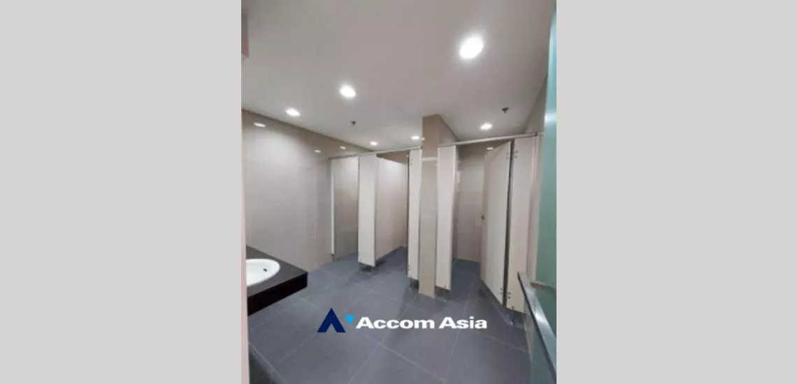 4  Office Space For Rent in Silom ,Bangkok BTS Chong Nonsi at Sathorn Thani AA32260