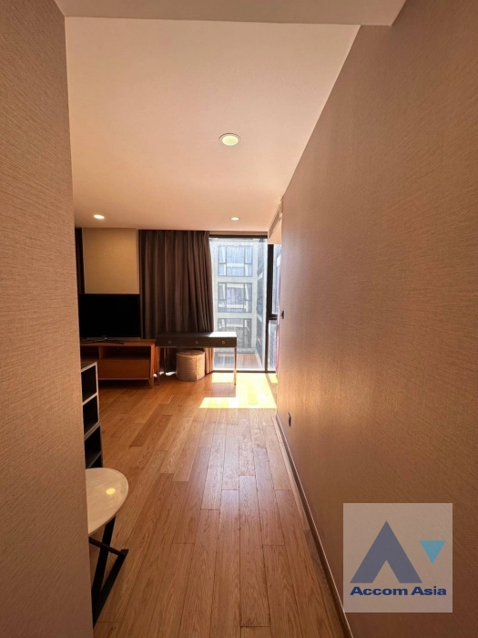 unit 2 Bedrooms  Condominium For Rent & Sale in Ploenchit, Bangkok  near BTS Chitlom (AA32262)